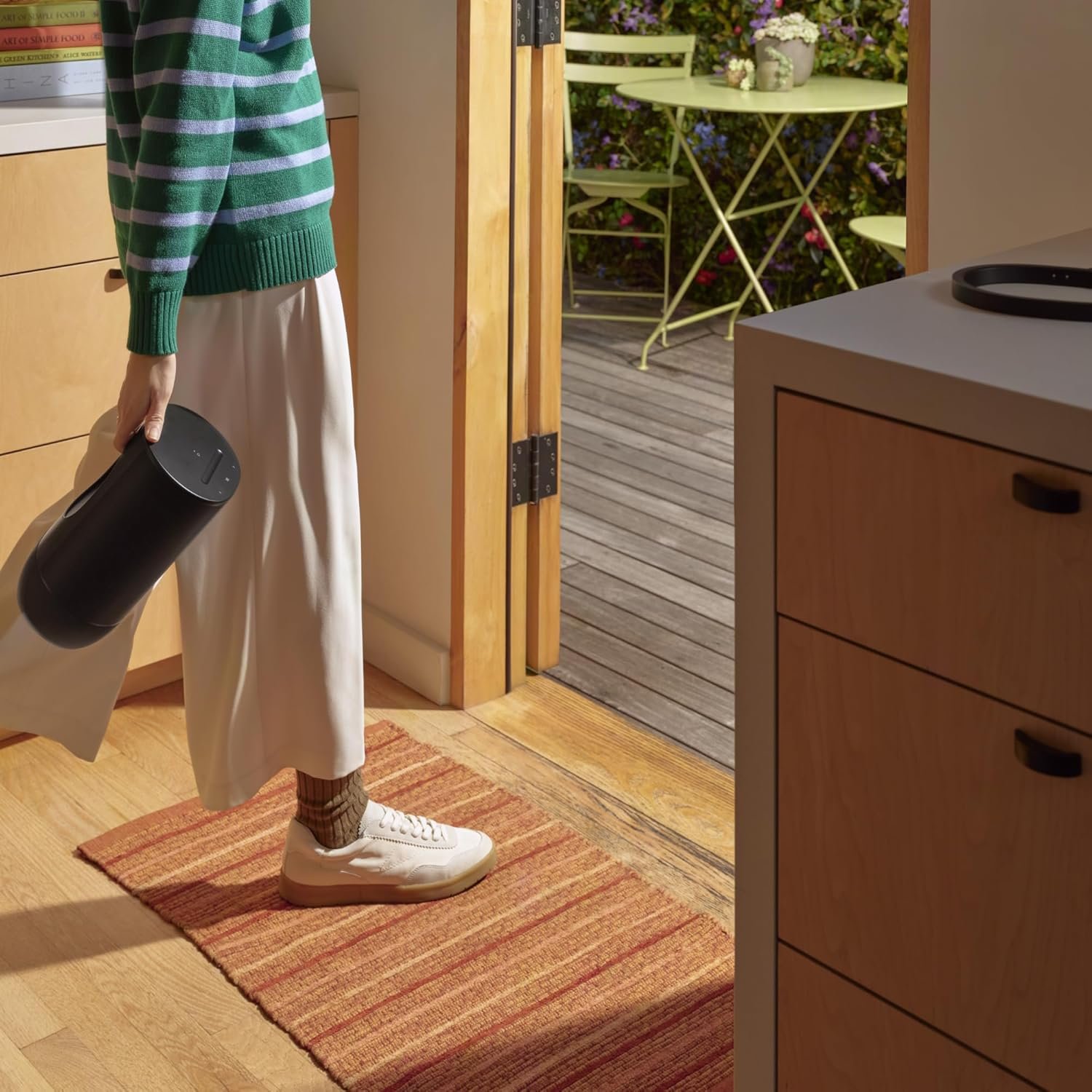 1741773034 Sonos Move 2 Black Wireless Portable Bluetooth Speaker.jpg