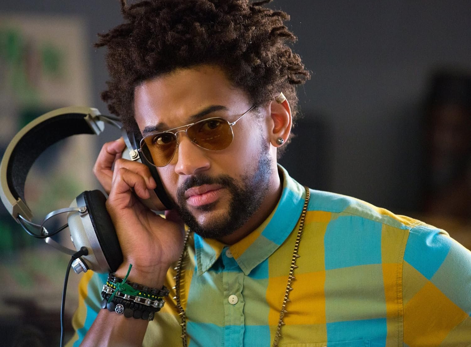 1746886400 Under the Dome Season 1.jpg